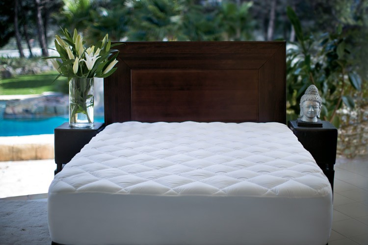 Topper de espuma viscoelástica y fibra óptica de lujo para cama, de 3  pulgadas con gomas anclas, doble, color blanco : Hogar y Cocina 