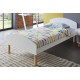 Dormitorio Juvenil fabricado en madera de pino con cama individual, mesita, cómoda y estantería Ref TA11