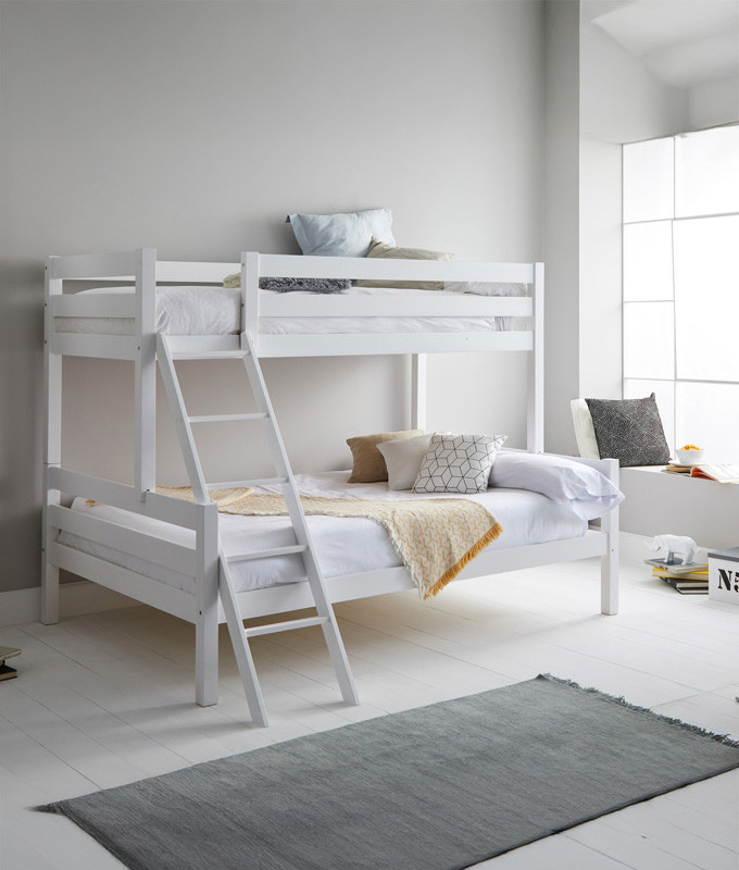 Litera fabricada en madera de pino con cama Matrimonial e individual Ref TA01